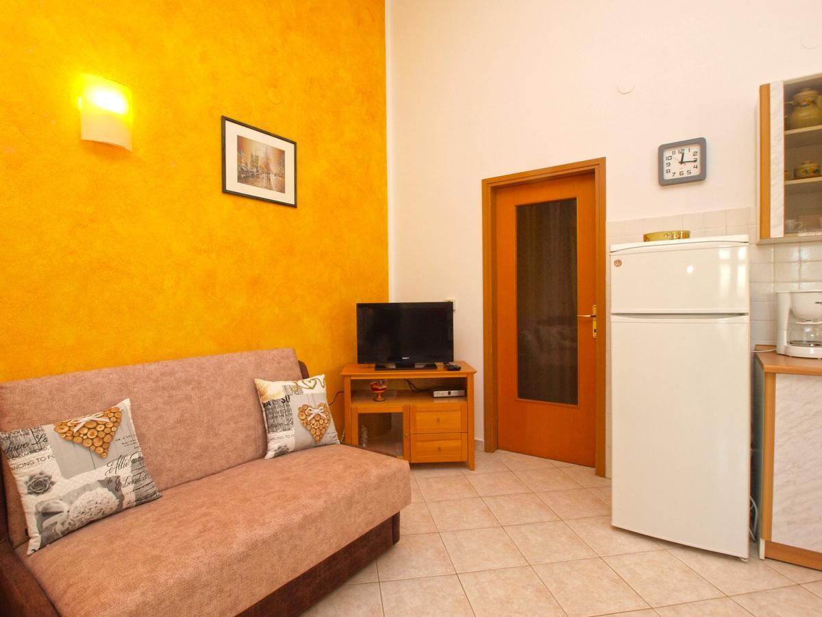 Apartments Iva 1534 Pula Buitenkant foto