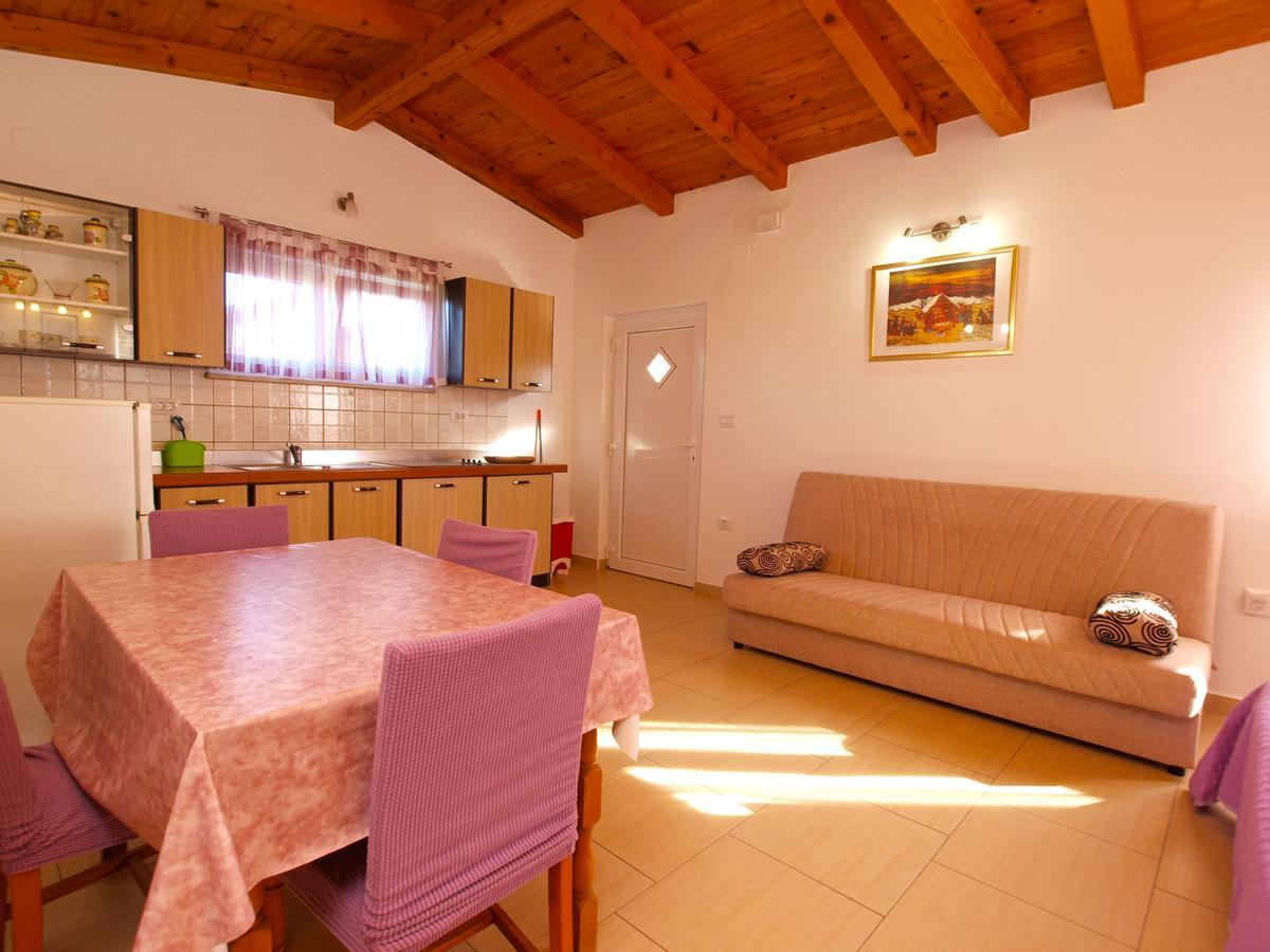 Apartments Iva 1534 Pula Buitenkant foto