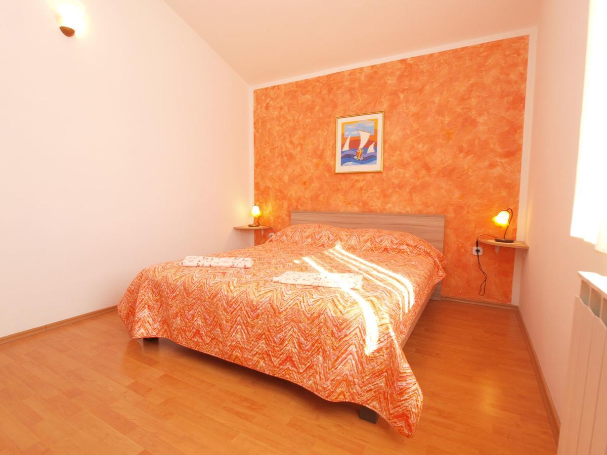 Apartments Iva 1534 Pula Buitenkant foto